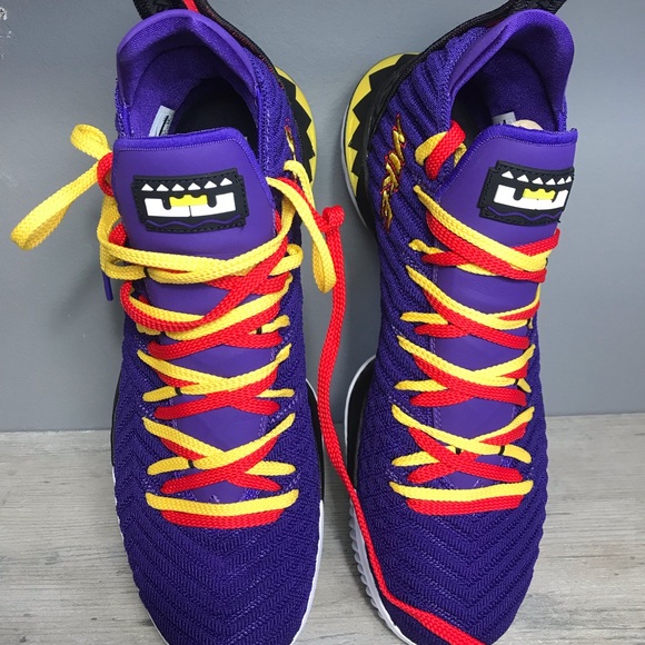 NWT NIke LeBron 16 Martin Shoes - Picture 5 of 7